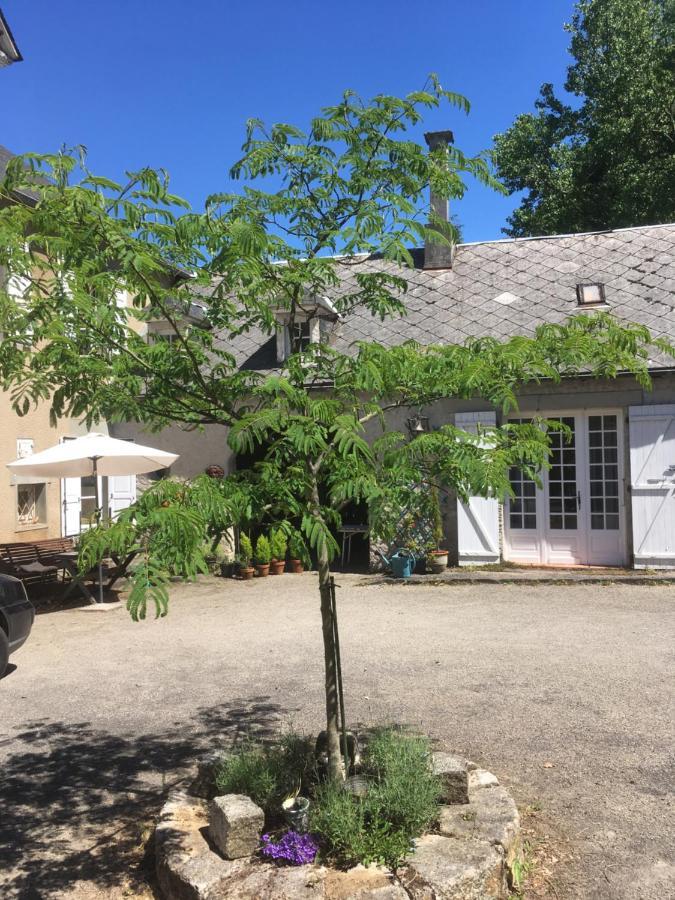 Отель Maison Lyre, Pompadour Arnac-Pompadour Экстерьер фото