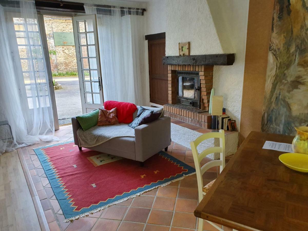 Отель Maison Lyre, Pompadour Arnac-Pompadour Экстерьер фото